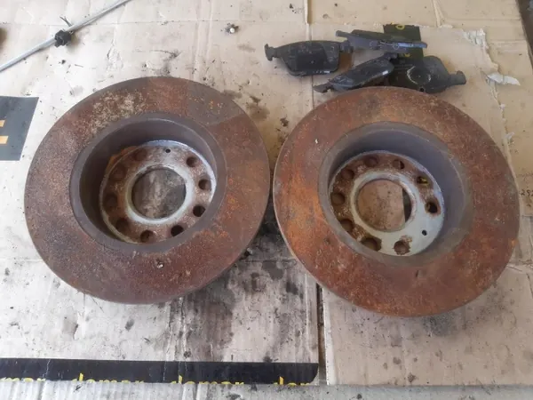 Bremsbeläge hinten OEM 5Q0615601D Golf VII image 5