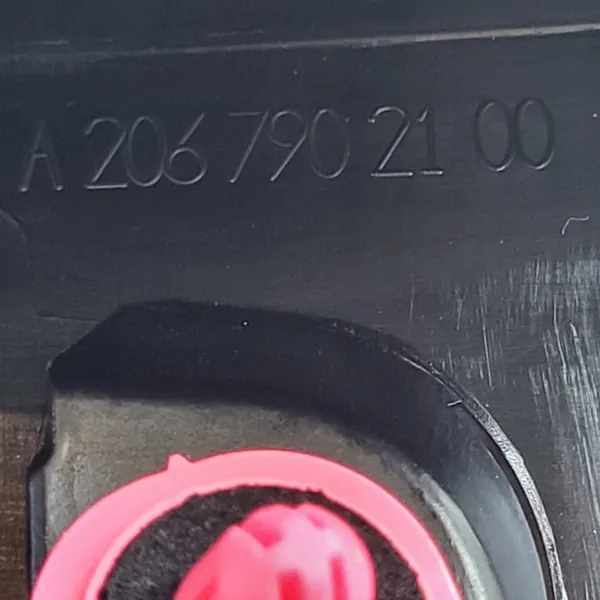 Acabado luneta trasera usado OEM A2067902200 Mercedes image 9