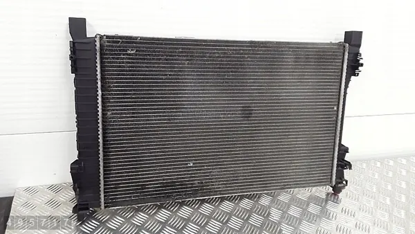 2006 Mercedes Clk C209 Radiator a2035003903 image 2