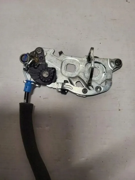 Mécanisme de fermeture coffre OEM 11615150402 Mercedes C image 3
