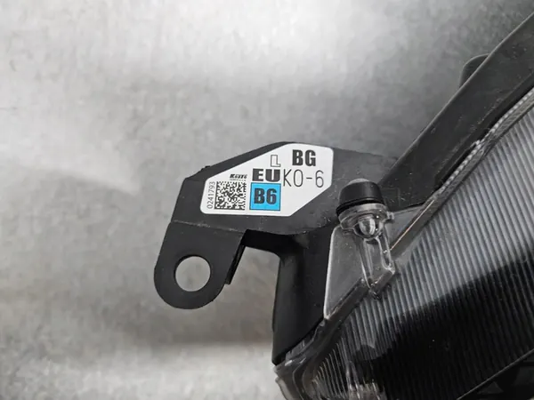 FARO IZQUIERDO TOYOTA YARIS IV P21 81170-K0060 OEM image 2