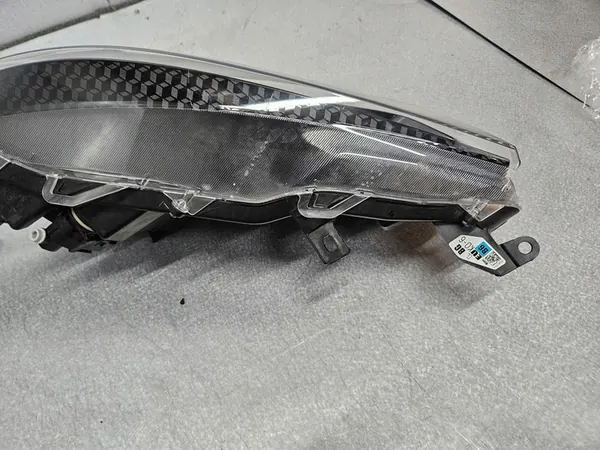 FARO IZQUIERDO TOYOTA YARIS IV P21 81170-K0060 OEM image 3