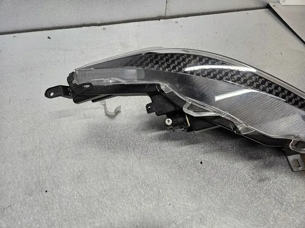 FARO IZQUIERDO TOYOTA YARIS IV P21 81170-K0060 OEM image 4