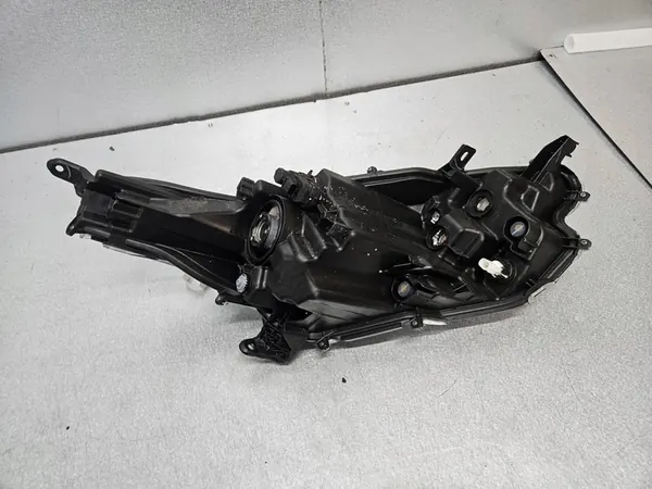 FARO IZQUIERDO TOYOTA YARIS IV P21 81170-K0060 OEM image 5