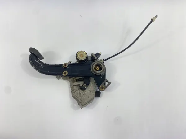 Mercedes Handrempedaal OEM 1244270836 Gebruikt image 2