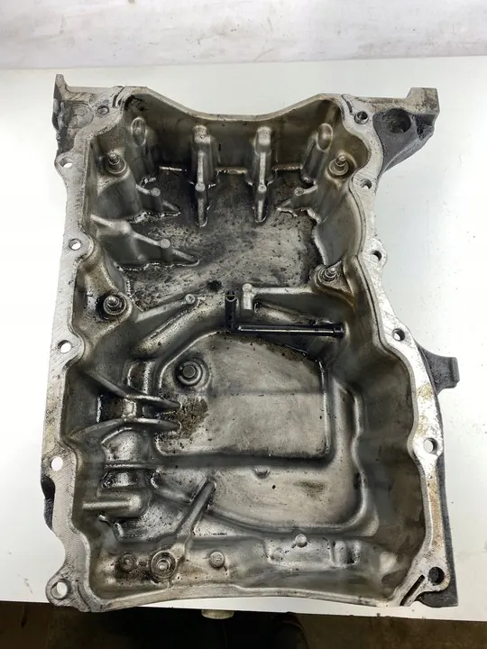 Oljetank Renault Trafic Megane Scenic Opel Vivaro Nissan NV300 image 4