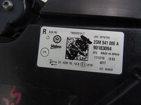 VW T-CROSS ETUOIKEA VASEN VALO KOKONAISUUS image 3