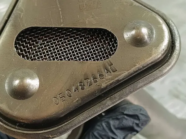 Bomba de óleo Jeep Wrangler 2022 05048266AC image 5