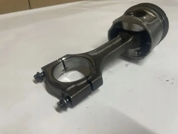 Piston MINI CLUBMAN F54 OEM 1372329 2.0L 2019 image 4