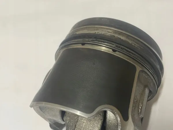 Piston MINI CLUBMAN F54 OEM 1372329 2.0L 2019 image 7