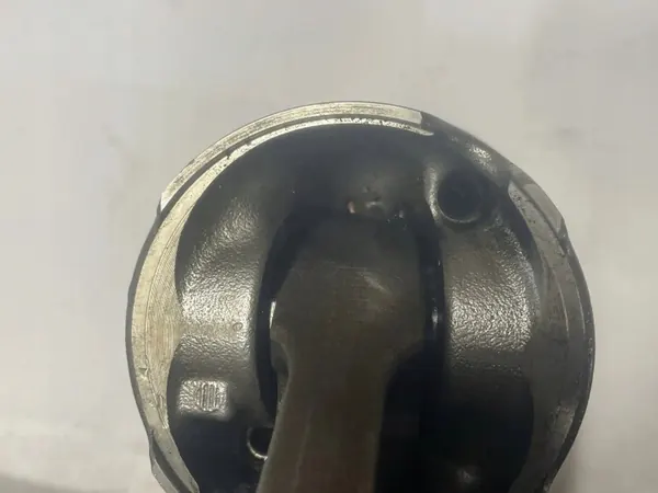 Piston MINI CLUBMAN F54 OEM 1372329 2.0L 2019 image 8