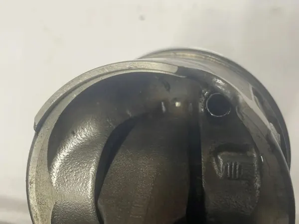 Piston MINI CLUBMAN F54 OEM 1372329 2.0L 2019 image 9