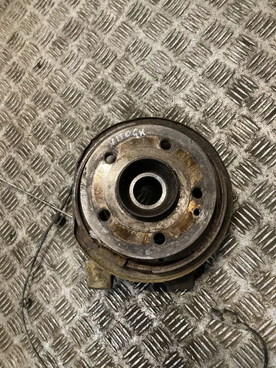 Mercedes-Benz Vito Viano W447 Vänster bakhjulnav image 2