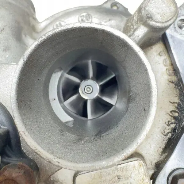 Turbocompressor OEM 53039700179 para Citroën C5 III 1.6L image 7