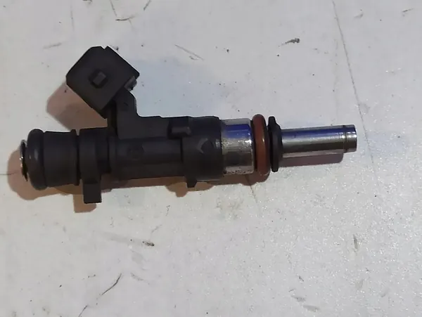 SAAB 9-5 (YS3G) Injektor 1.6L 2011 93186230 image 3