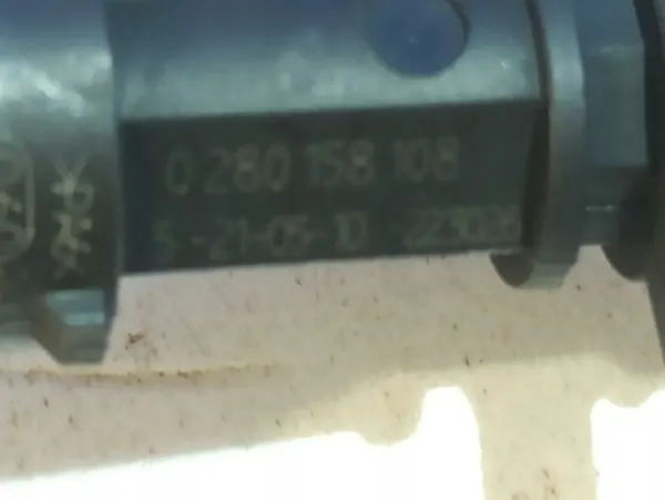 SAAB 9-5 (YS3G) Injektor 1.6L 2011 93186230 image 4