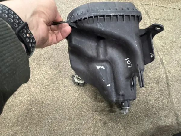 Kylvätskeexpansionstank BMW X5 E70 17138621092 image 3