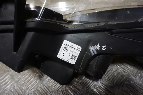 Tesla 3 2017- Farol Halogéneo LED DRL Esquerdo OEM 1077389-00-F image 7