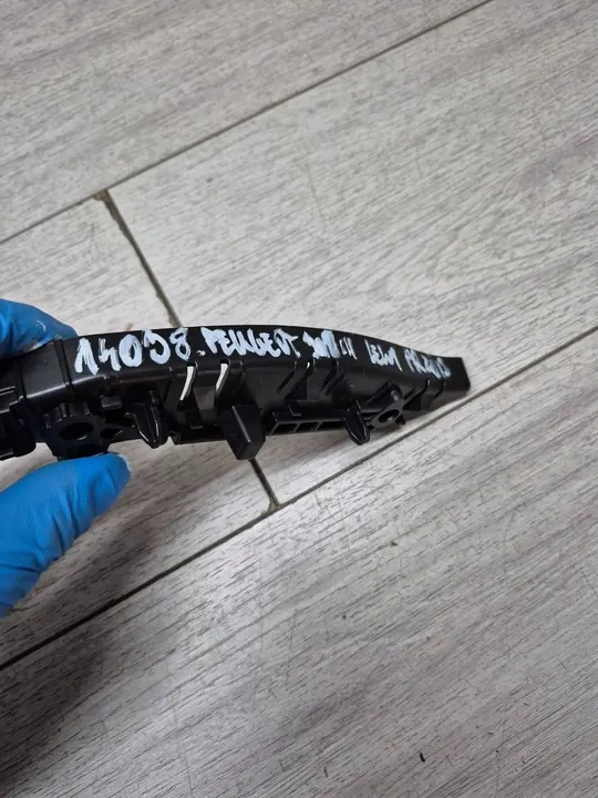 Suporte de para-choque dianteiro esquerdo Peugeot 308 III 9835304680 image 5