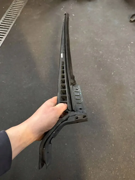 BMW 6 F12 Moldura de janela traseira direita 7221320 image 2