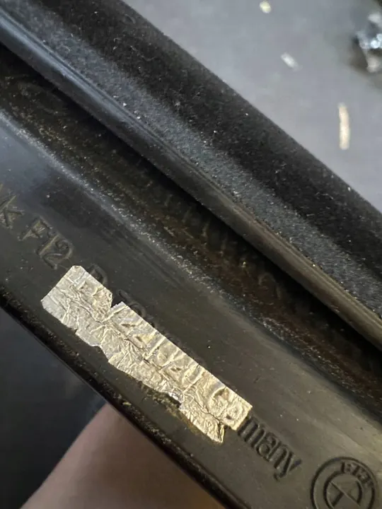 BMW 6 F12 Moldura de janela traseira direita 7221320 image 3