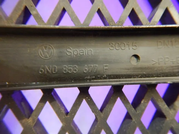 VW POLO III 6N HB 3D 00-02 Griglia paraurti 6N0853677F image 3