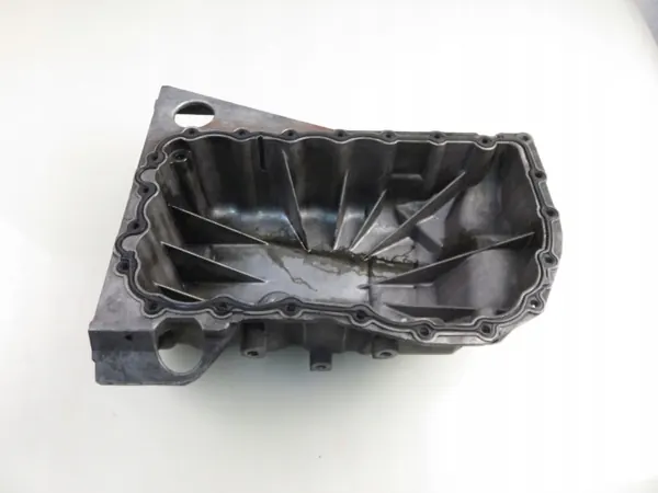 Moottorin öljypohja OEM 8200185680 Opel Vivarolle image 9