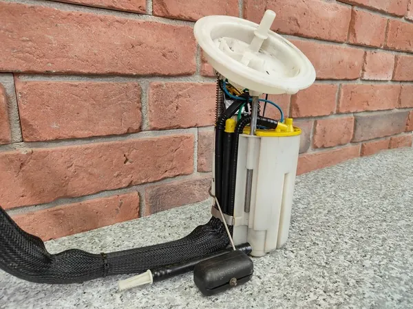 BMW E60 E61 Diesel Brandstofpomp 6765848 image 3