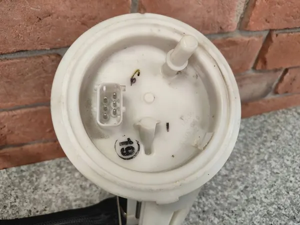 BMW E60 E61 Diesel Brandstofpomp 6765848 image 4