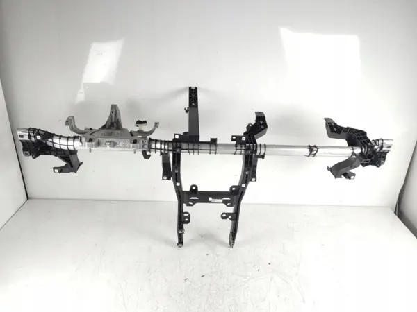 Tesla Model 3 kojetaulun vahvike OEM 109544000F image 2