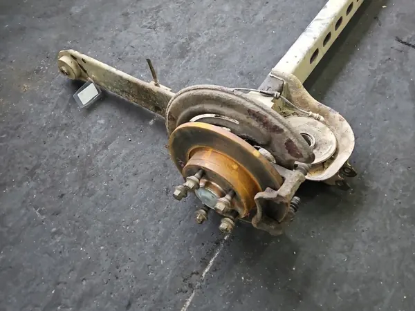 Viga de eje trasero OEM IMPRK1530391 Nissan Primastar image 3