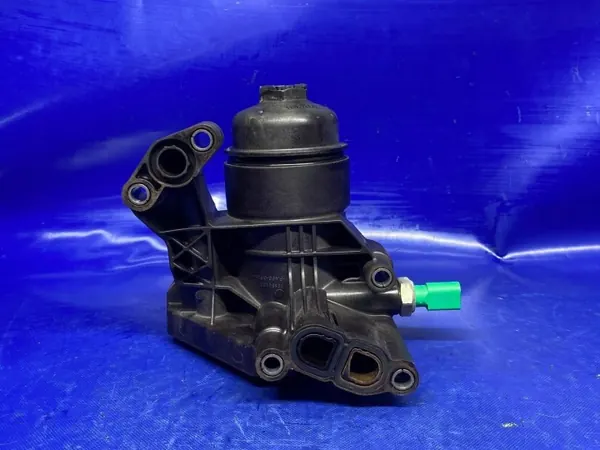 Oljefilterhus bas OEM 03N115389B VW Passat B8 image 4