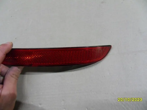 Takapuskuriheijastin Oikea VW Touran 07-10 image 3