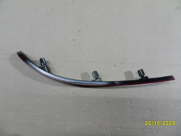 Takapuskuriheijastin Oikea VW Touran 07-10 image 6