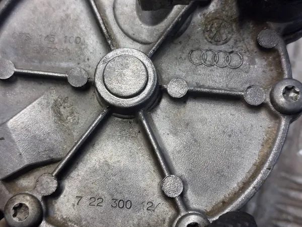 VW TRANSPORTER T4 2.4 D Imupumppu 075145100 image 4