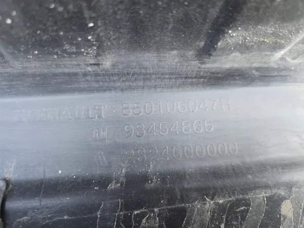 Para-choques traseiro Renault OE OEM 850106047R R1 Usado image 6