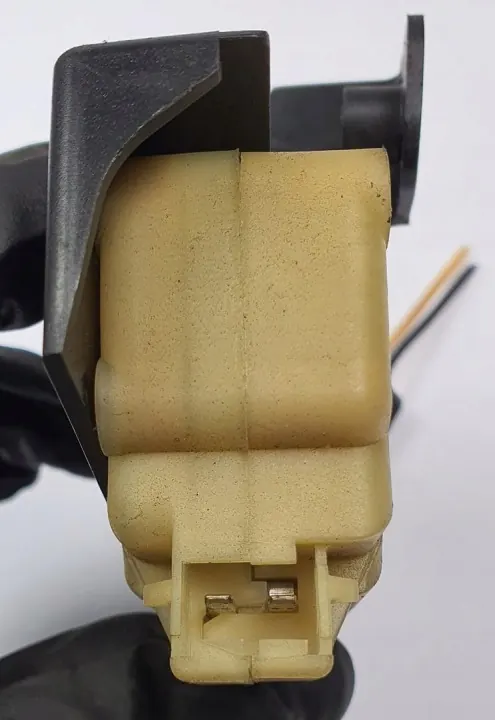 OEM 9152856 Actuador de Tapa Combustible Volvo V70 image 3