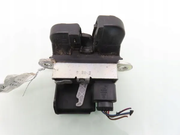SEAT Leon III bakluckelås OEM 5F4827505C - Begagnad image 2