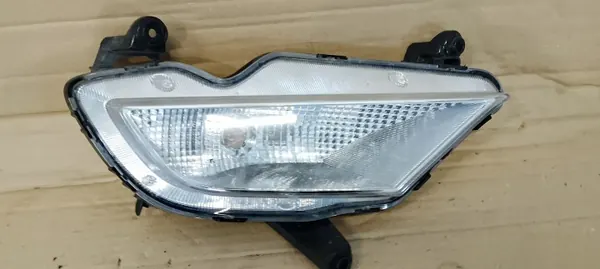 Farol Halogéneo Esquerdo OEM 92201-C8100 para Hyundai i20 image 3