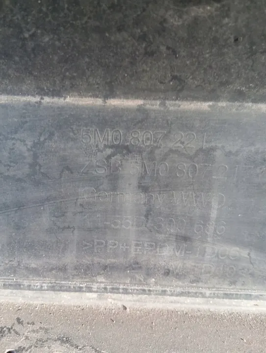 Paraurti anteriore VW Golf V Plus 5M0807221 5M0807217 image 8