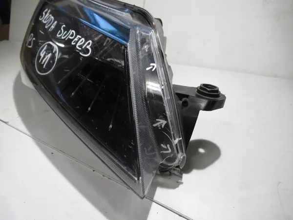 Oikea Xenon LED -ajovalot Skoda Superb III 3V1941016B image 2