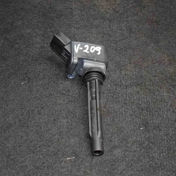 Conjunto de bobinas de ignição VW Passat B8 1.8L 2014 06J905110E image 2