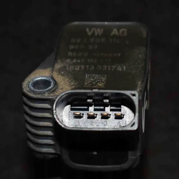 Conjunto de bobinas de ignição VW Passat B8 1.8L 2014 06J905110E image 3