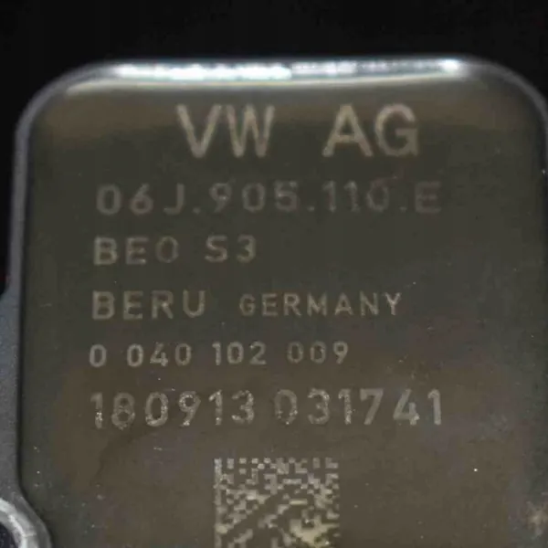 Conjunto de bobinas de ignição VW Passat B8 1.8L 2014 06J905110E image 4