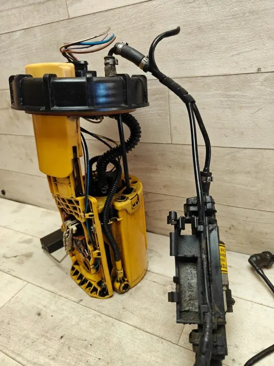 Polttoainepumppu OEM 1T0919050A VW Touran 1.9L Diesel image 5