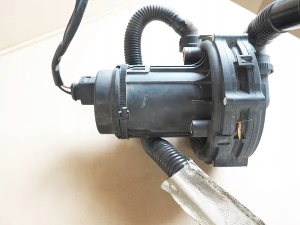 Pompe à air secondaire OEM 078906601D pour VW Passat B5 image 6
