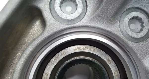 Mozzo posteriore destro Audi A4 8W B9 8W0505432Q image 9