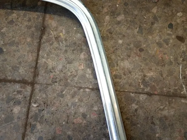 Schraapstrip achter rechts Mercedes W202 OEM Listwa image 4