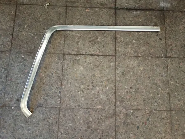 Schraapstrip achter rechts Mercedes W202 OEM Listwa image 6