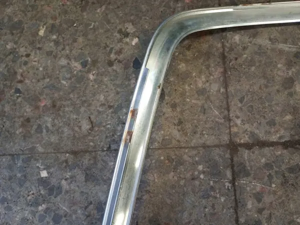 Schraapstrip achter rechts Mercedes W202 OEM Listwa image 9